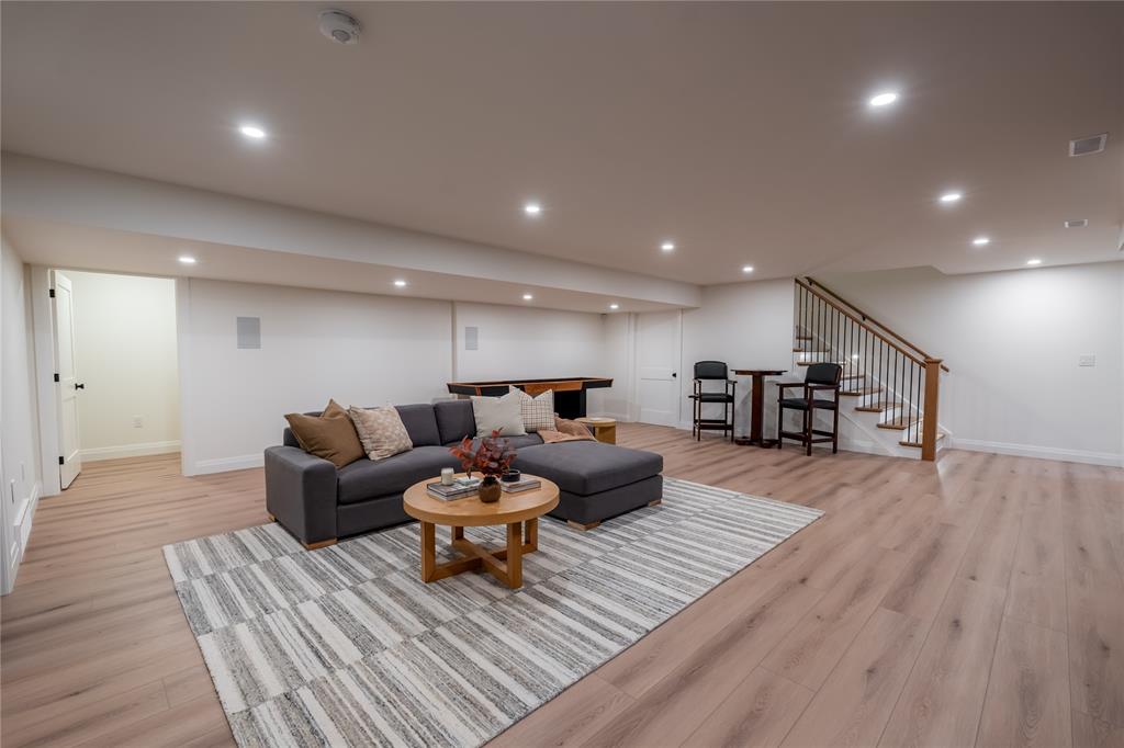 6923 SHORESIDE Drive, Plympton-Wyoming, Ontario, Canada