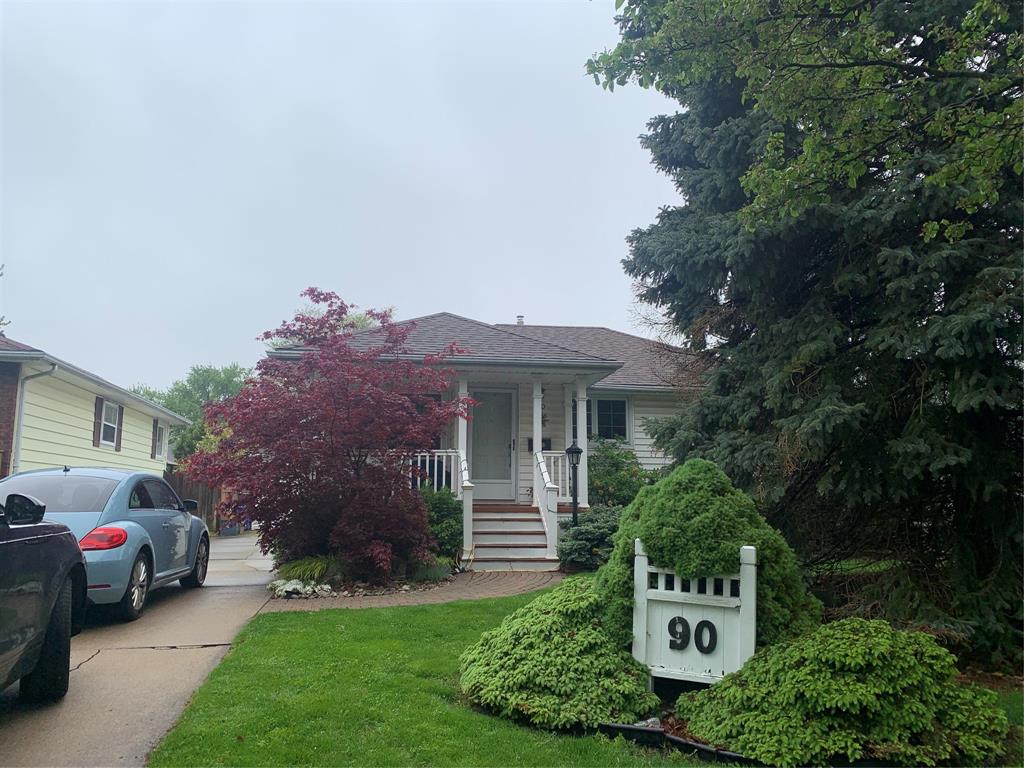 90 MAYFAIR Drive, Sarnia, Ontario, Canada photo 2