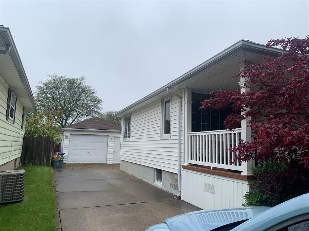 90 MAYFAIR Drive, Sarnia, Ontario, Canada photo 3