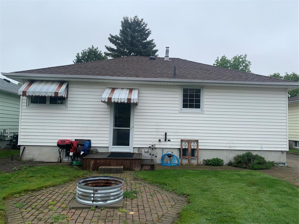 90 MAYFAIR Drive, Sarnia, Ontario, Canada photo 5