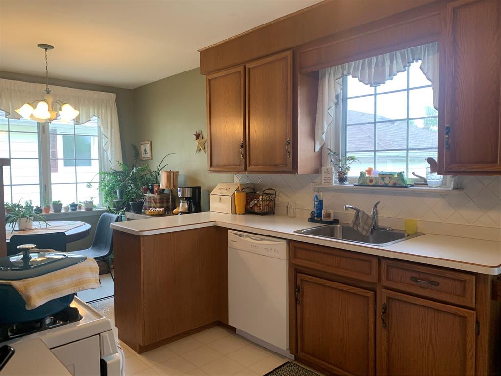 90 MAYFAIR Drive, Sarnia, Ontario, Canada photo 8