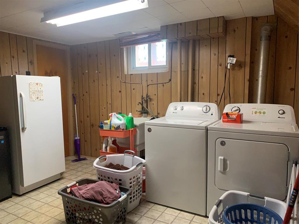 90 MAYFAIR Drive, Sarnia, Ontario, Canada photo 18