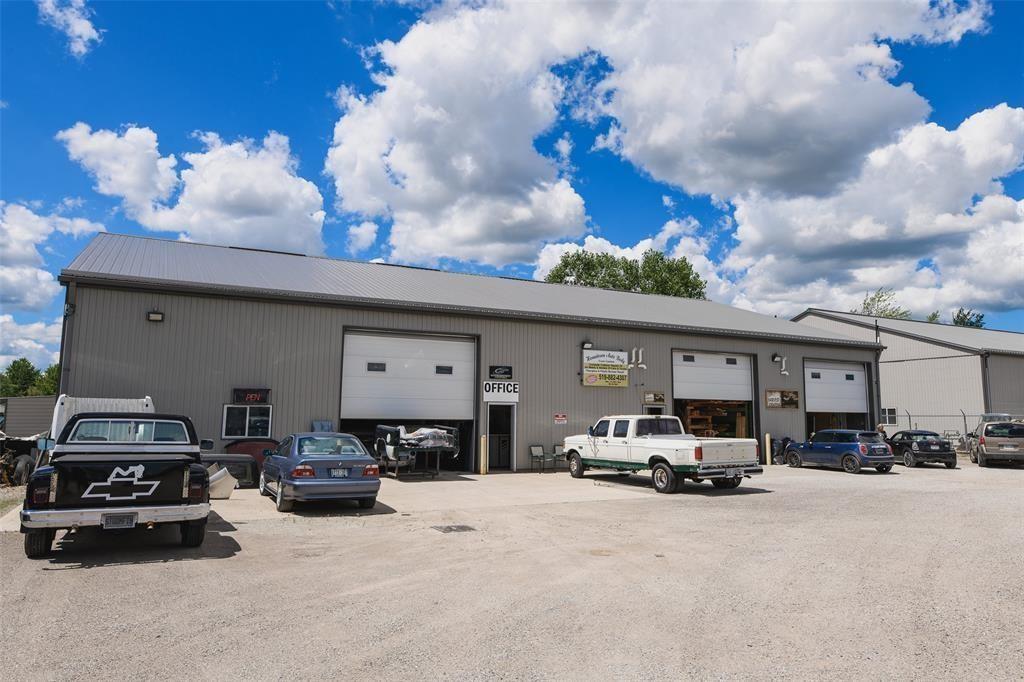 313 CENTRE Street, Petrolia, Ontario, Canada photo 1