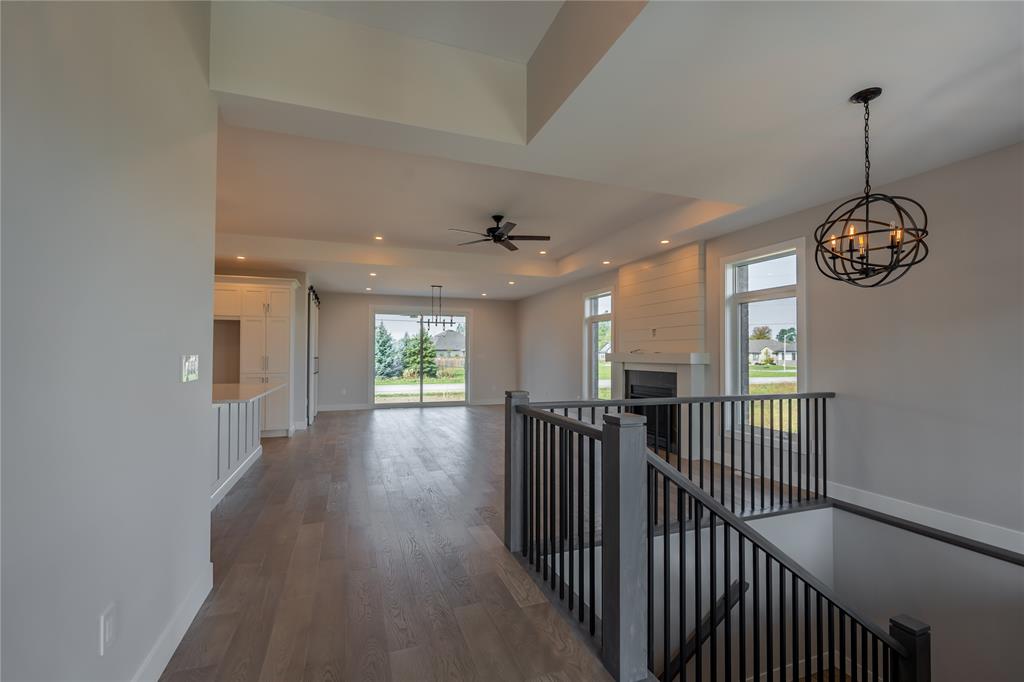 6927 SHORESIDE Drive, Plympton-Wyoming, Ontario, Canada photo 4