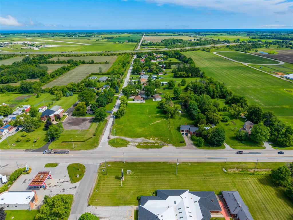 2104 LONDON Line, Sarnia, Ontario, Canada photo 2
