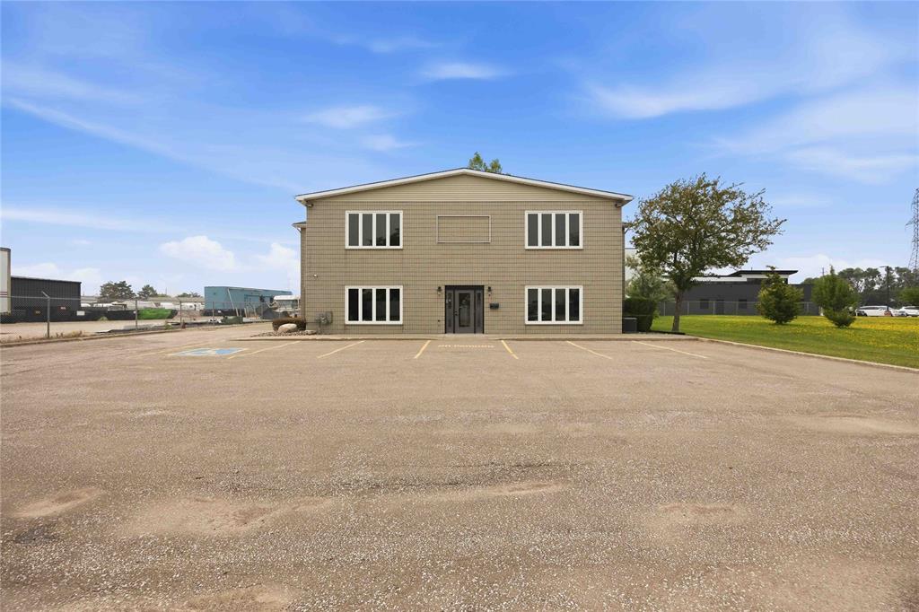 775 ROPER Street, Sarnia, Ontario, Canada photo 2