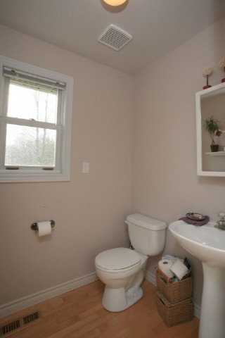 6839 KELLY ST, Warwick, Ontario, Canada