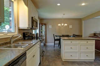 1250 WILTSHIRE DR, Sarnia, Ontario, Canada