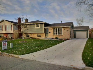 1316 ERROL RD East, Sarnia, Ontario, Canada