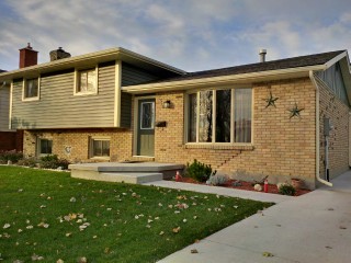 1316 ERROL RD East, Sarnia, Ontario, Canada