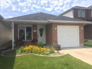 1561 AFTON CRT, Sarnia, Ontario, Canada
