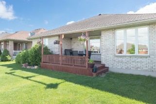 615 GRAYCLIFF DR, Sarnia, Ontario, Canada