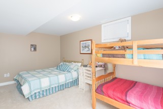 615 GRAYCLIFF DR, Sarnia, Ontario, Canada