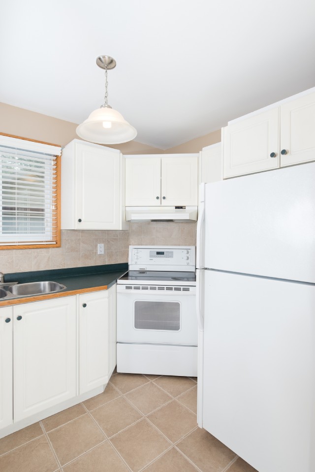 110 MAPLESTONE AVE, Sarnia, Ontario, Canada