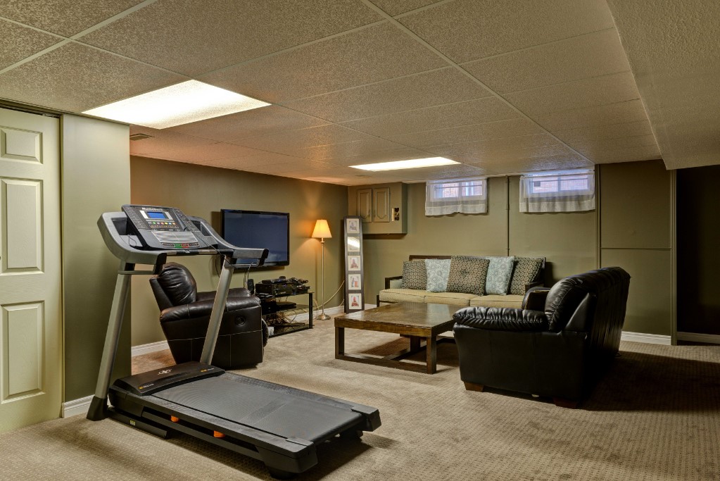 1249 ERROL RD East, Sarnia, Ontario, Canada