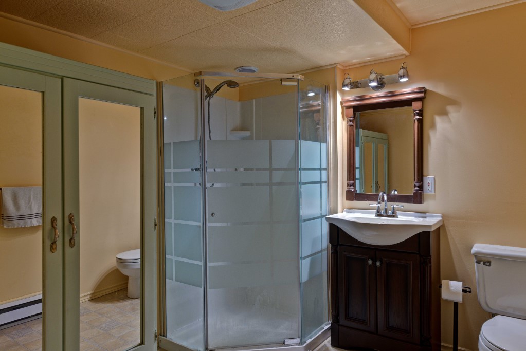 1249 ERROL RD East, Sarnia, Ontario, Canada