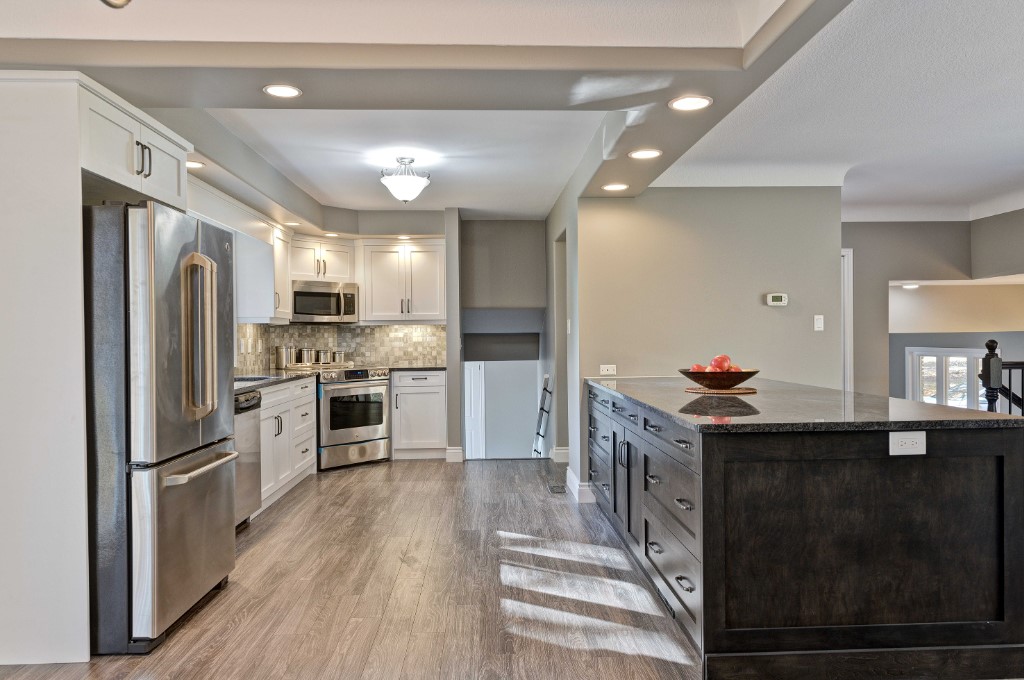1519 LAKESHORE RD, Sarnia, Ontario, Canada