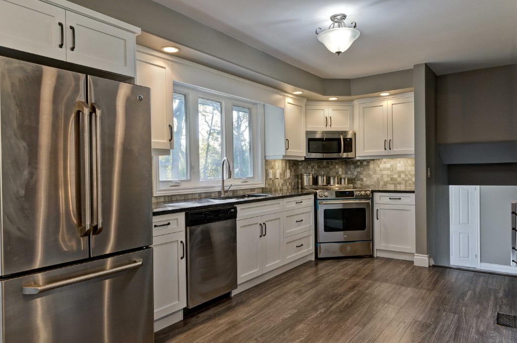 1519 LAKESHORE RD, Sarnia, Ontario, Canada