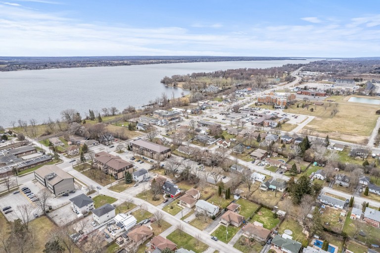 16 Applewood Drive, Belleville, Canada photo 5