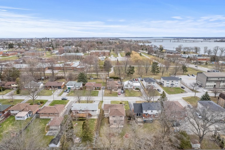 16 Applewood Drive, Belleville, Canada photo 7
