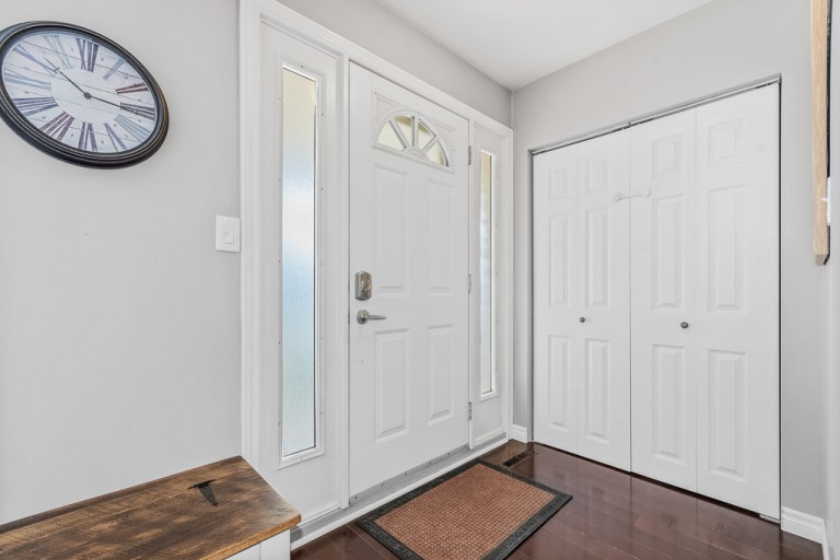 16 Applewood Drive, Belleville, Canada photo 9