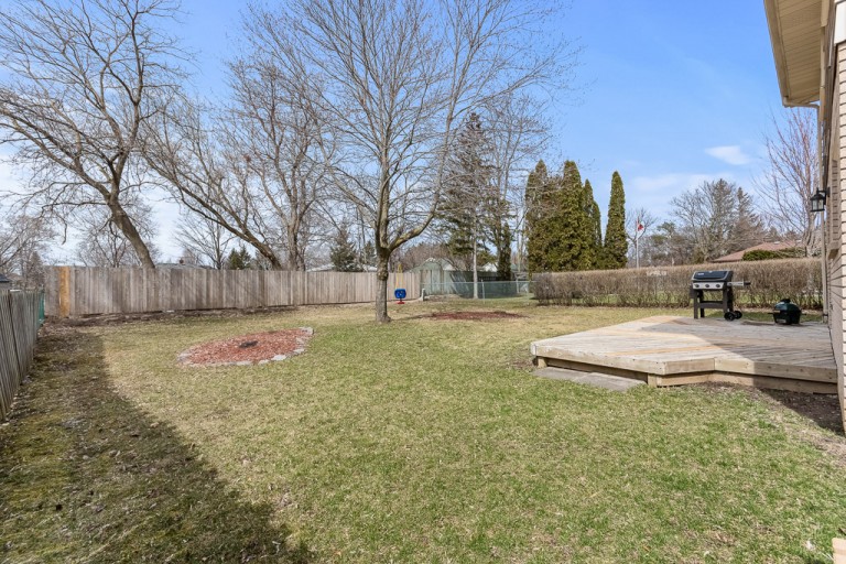 16 Applewood Drive, Belleville, Ontario, Canada