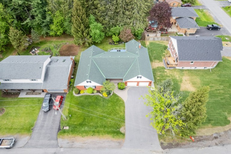 8 Mohawk Ave, Brighton, Canada photo 4