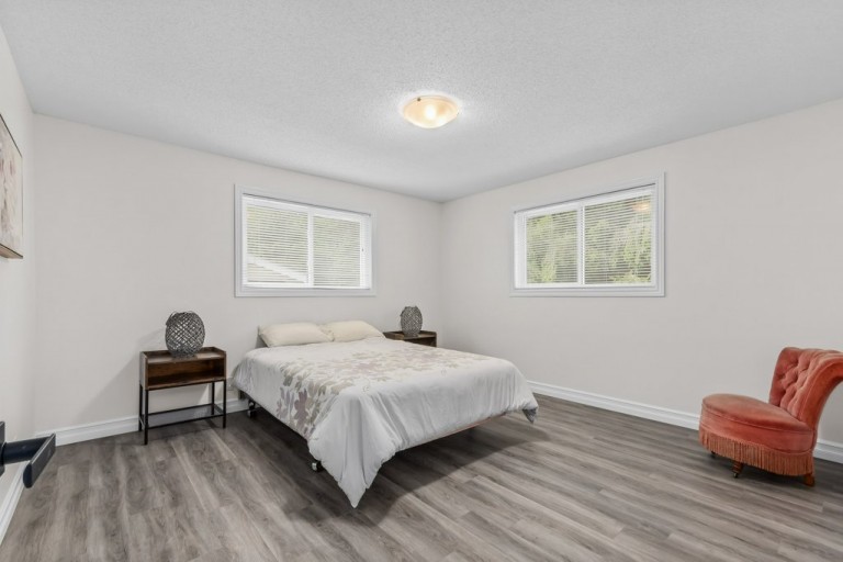 8 Mohawk Ave, Brighton, Canada photo 27