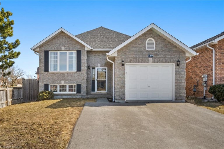 137 Finch St, Belleville, Canada