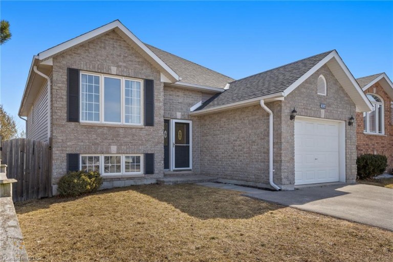 137 Finch St, Belleville, Canada