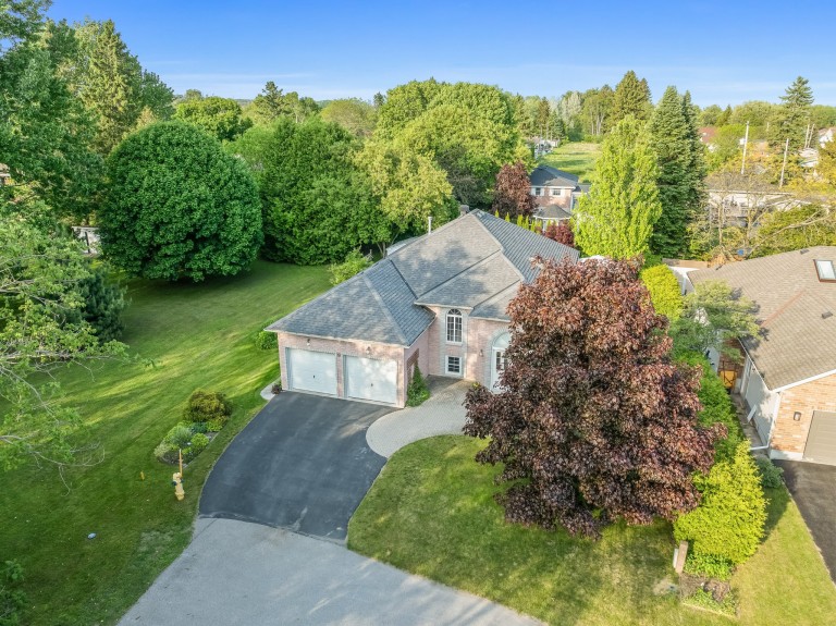 9 Westview Drive, Brighton, Canada