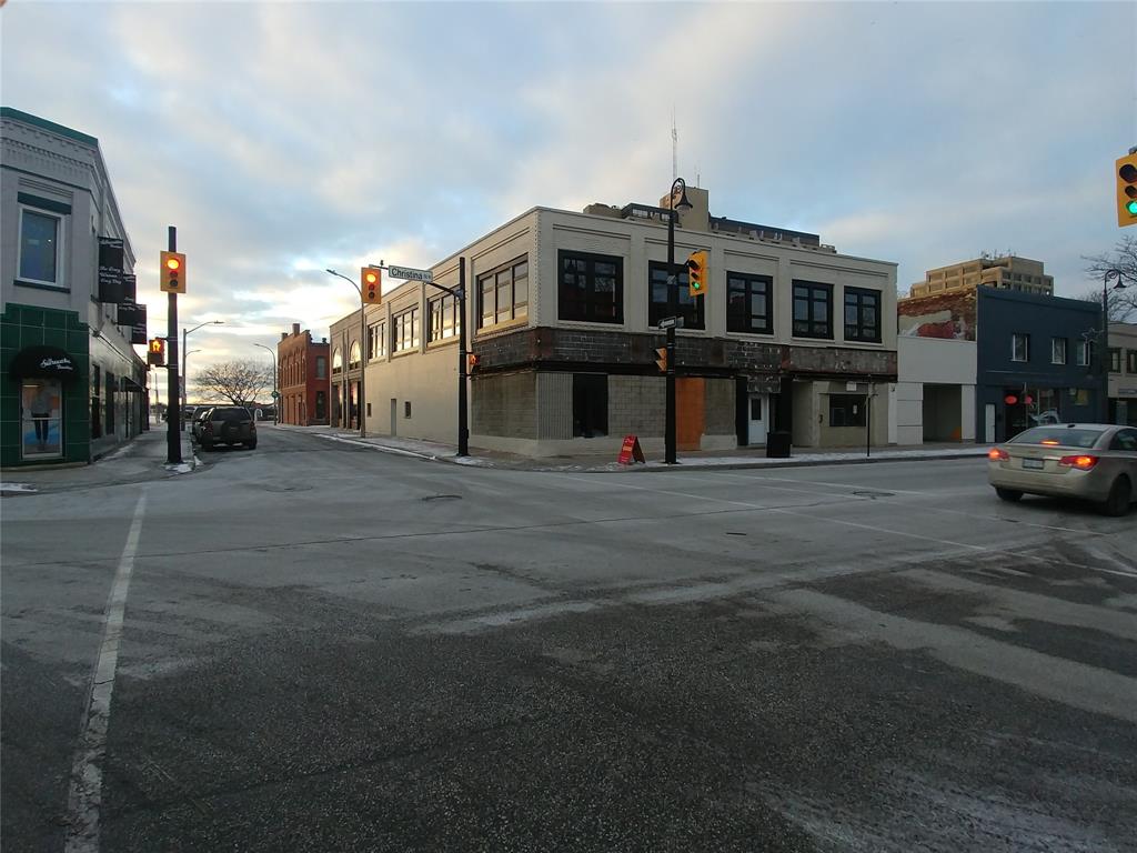 139 CHRISTINA Street North Unit# MN FLR, Sarnia Ontario, Canada