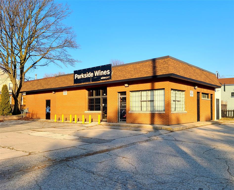 220 Christina Street South, Sarnia Ontario, Canada