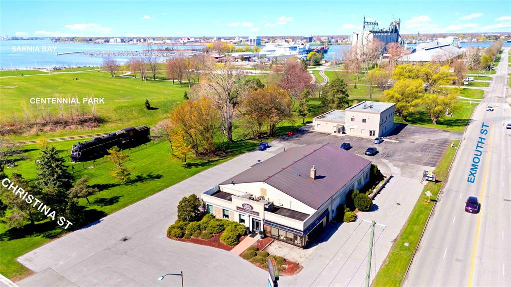 563 FRONT Street, Sarnia, Ontario, Canada photo 3