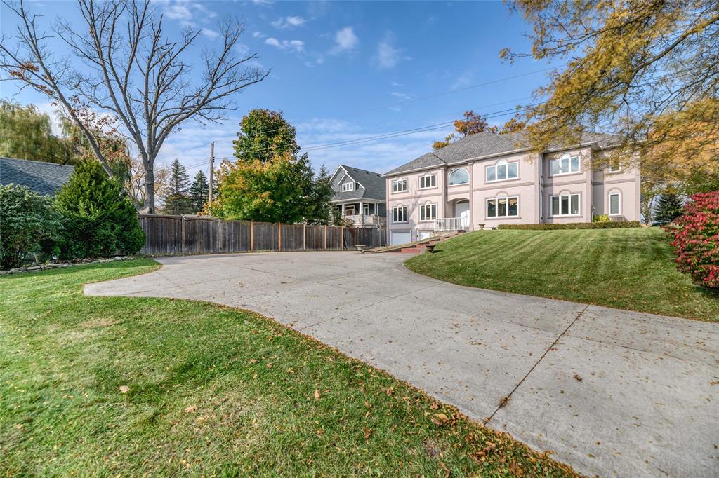1224 LAKE HURON Parkway, Sarnia, Ontario, Canada