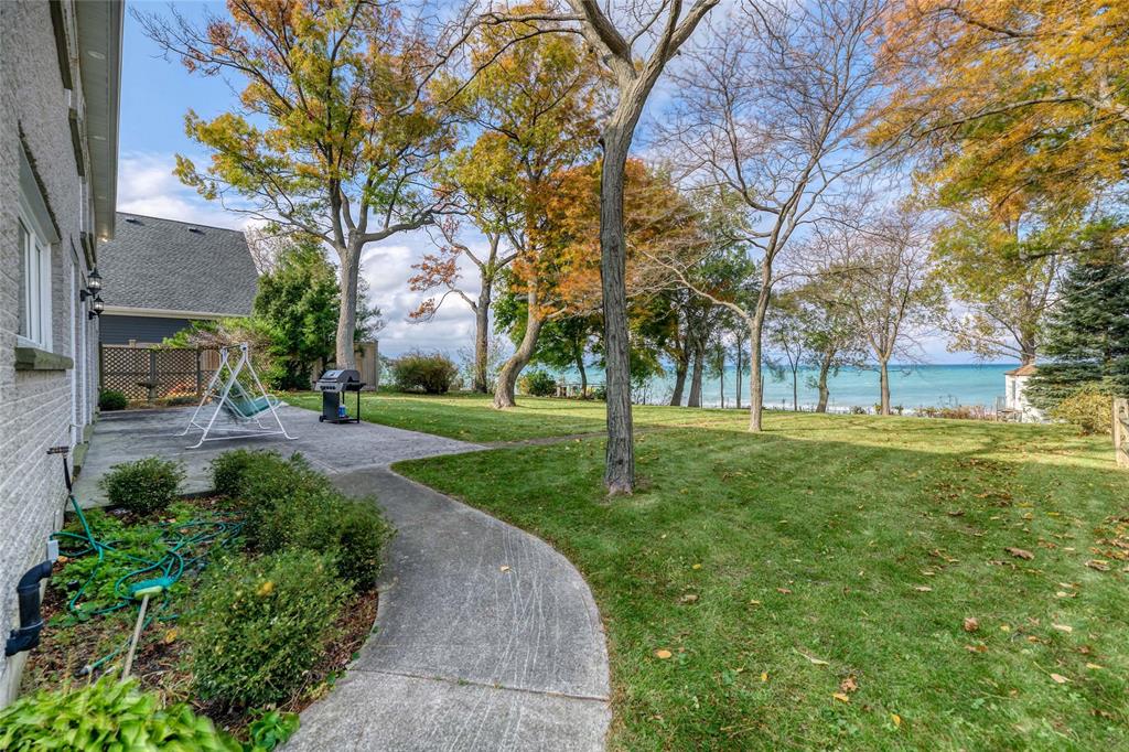1224 LAKE HURON Parkway, Sarnia, Ontario, Canada