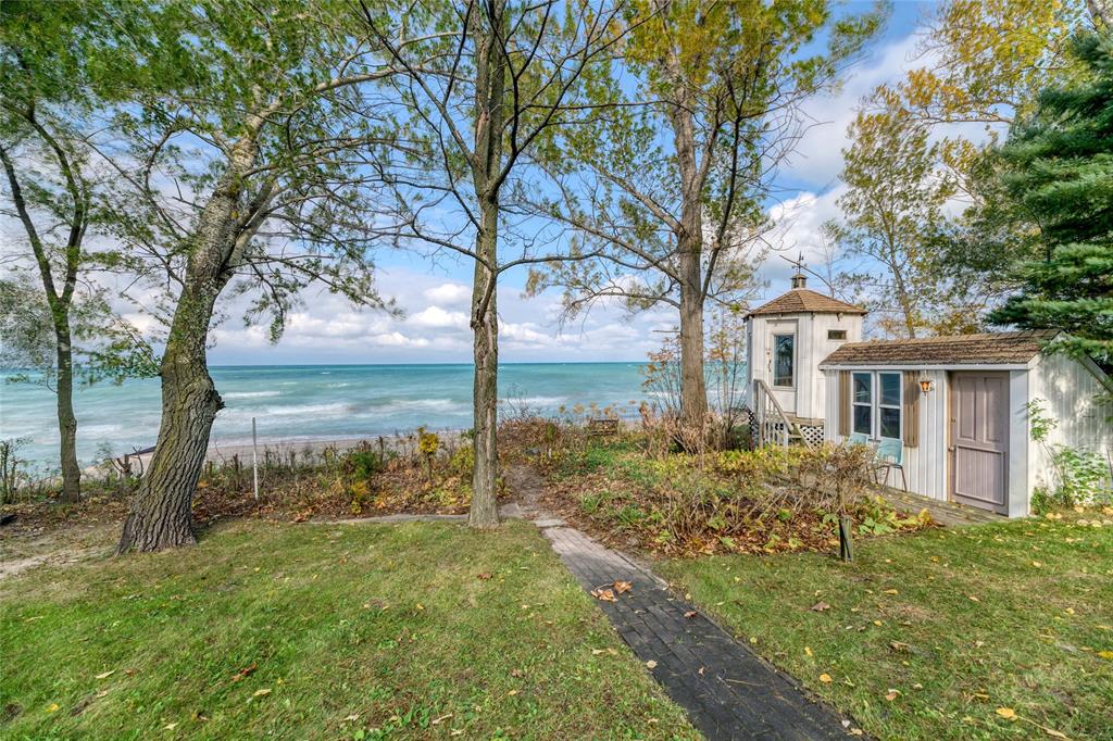 1224 LAKE HURON Parkway, Sarnia, Ontario, Canada