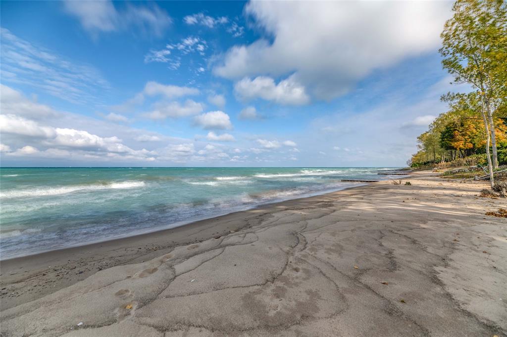 1224 LAKE HURON Parkway, Sarnia, Ontario, Canada