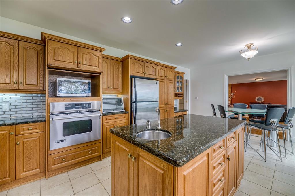 1224 LAKE HURON Parkway, Sarnia, Ontario, Canada