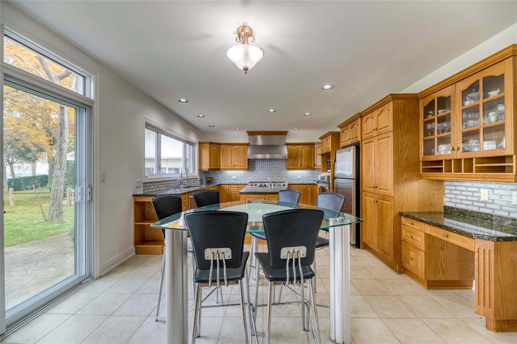1224 LAKE HURON Parkway, Sarnia, Ontario, Canada