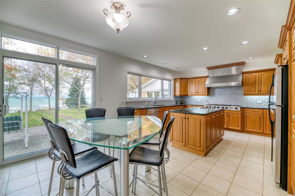 1224 LAKE HURON Parkway, Sarnia, Ontario, Canada