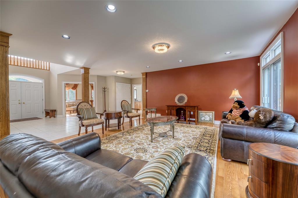 1224 LAKE HURON Parkway, Sarnia, Ontario, Canada