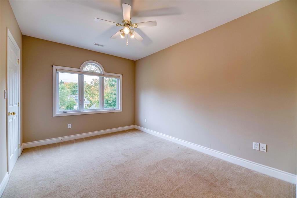 1224 LAKE HURON Parkway, Sarnia, Ontario, Canada