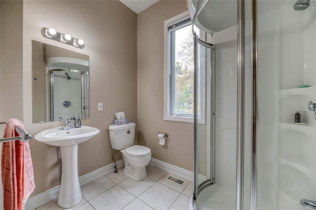 1224 LAKE HURON Parkway, Sarnia, Ontario, Canada