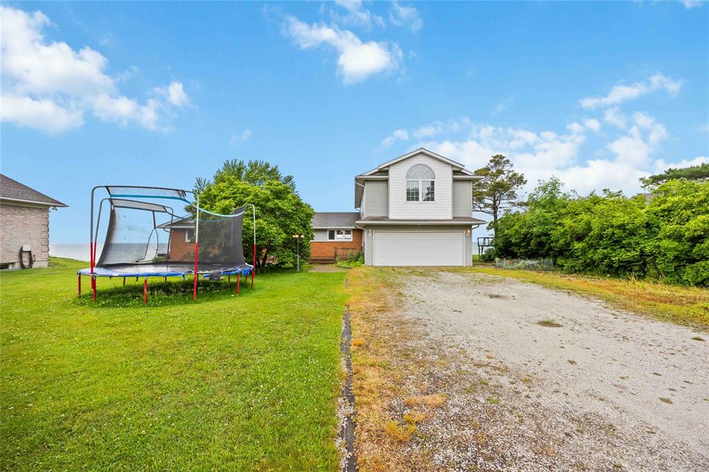 3490 Queen Street, Plympton-Wyoming, Ontario, Canada photo 3