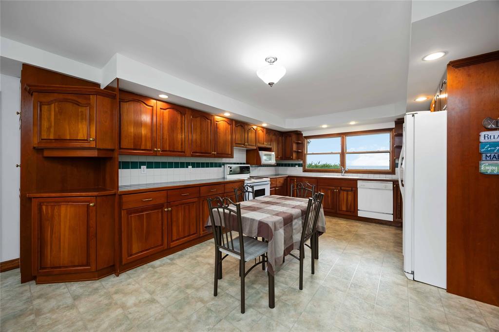 3490 Queen Street, Plympton-Wyoming, Ontario, Canada photo 8