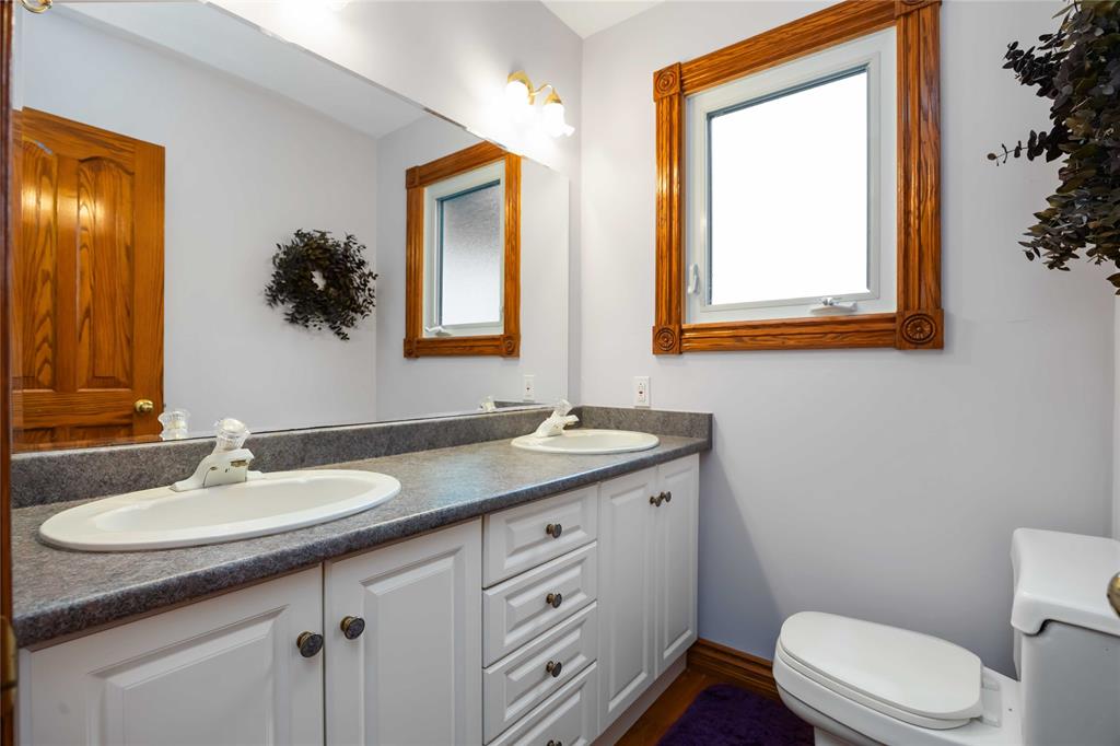 3490 Queen Street, Plympton-Wyoming, Ontario, Canada photo 16