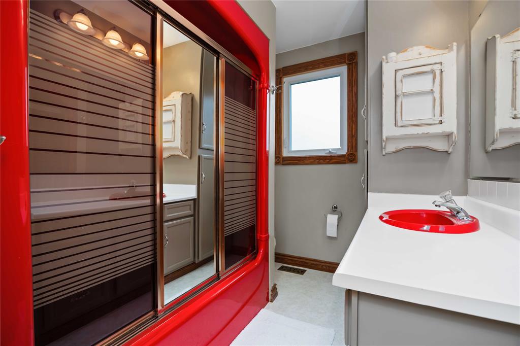 3490 Queen Street, Plympton-Wyoming, Ontario, Canada photo 20