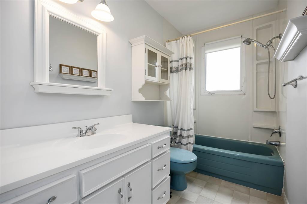 3490 Queen Street, Plympton-Wyoming, Ontario, Canada photo 27