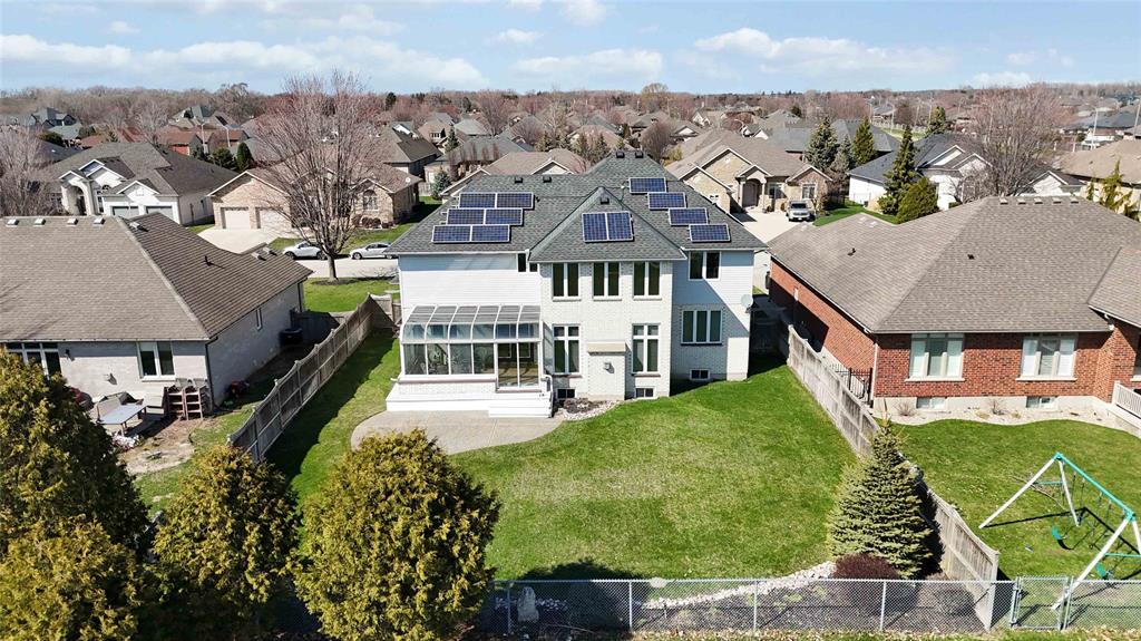 111 Bridlepath Trail, Sarnia, Ontario, Canada photo 4